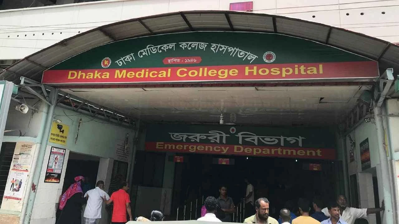 গেন্ডারিয়ায় মাদকের আধিপত্য নিয়ে সংঘর্ষ, নারীসহ ৩ জন গুলিবিদ্ধ